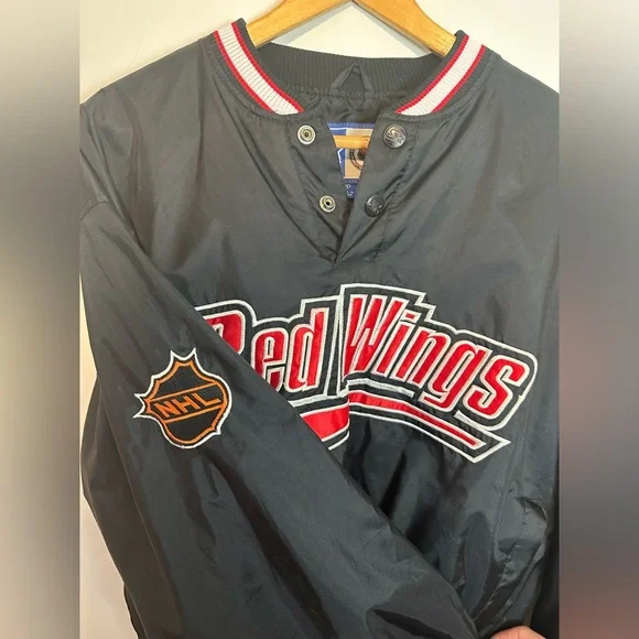 Vintage 90’s Starter Detroit Redwings Pullover - Picture 5 of 11